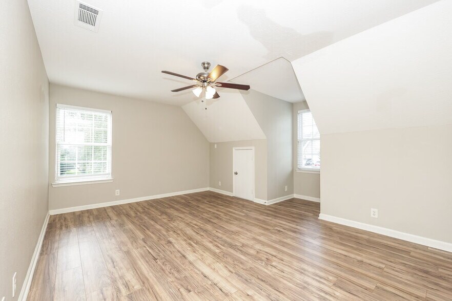 Building Photo - 809 Winchester Cl