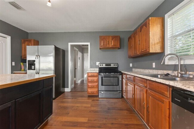 Building Photo - 3106 E Trapnell Rd