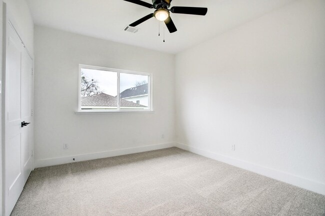 Building Photo - 1220 Mcneil St