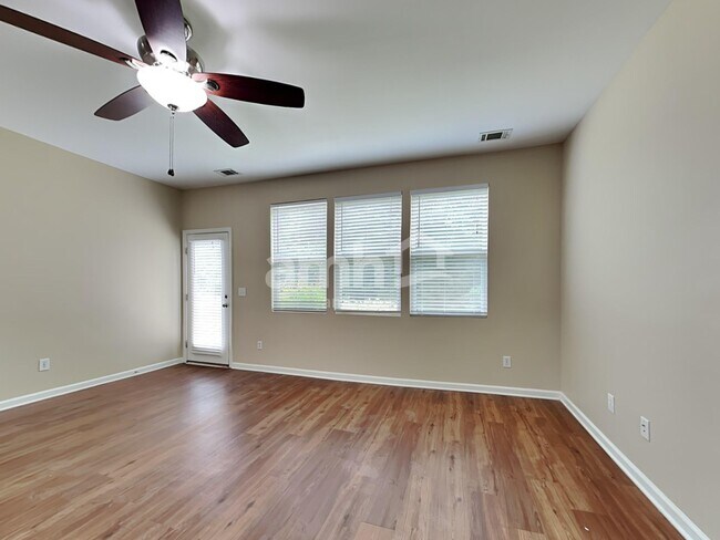 Building Photo - 160 Hamilton Grove Dr