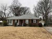 Building Photo - 707 Moss Rd