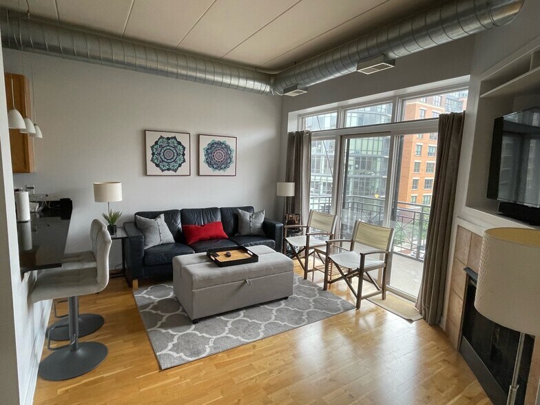 Building Photo - 1155 W Madison St