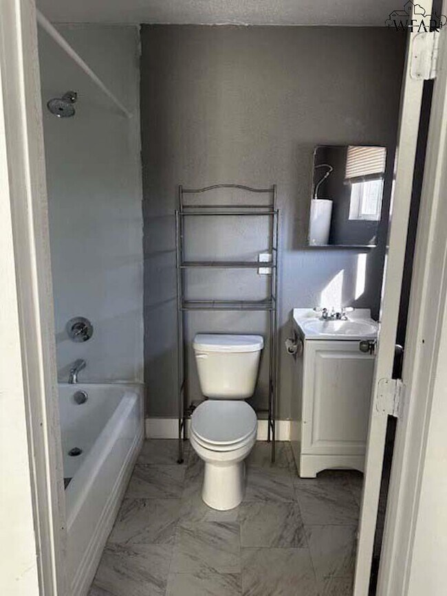 Building Photo - 1011 16th St