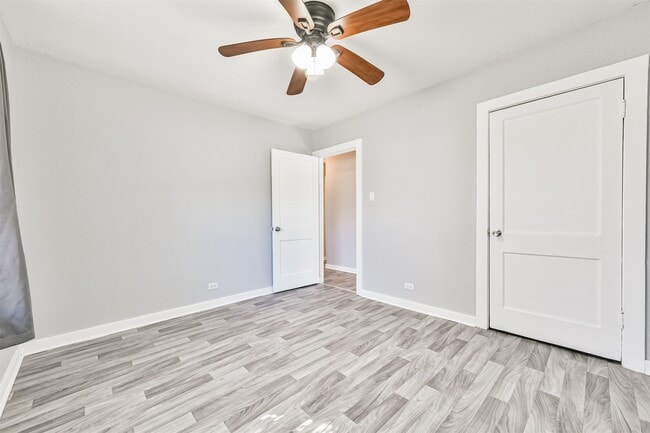 Building Photo - 1021 Maple St