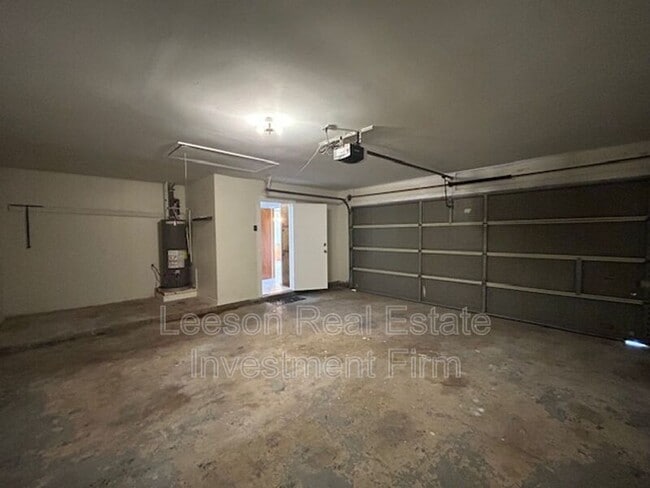 Building Photo - 5410 Mary Dr