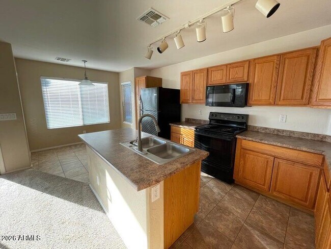 Building Photo - 806 S 111th Dr