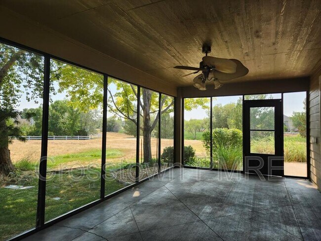 Building Photo - 157 Beacon Way