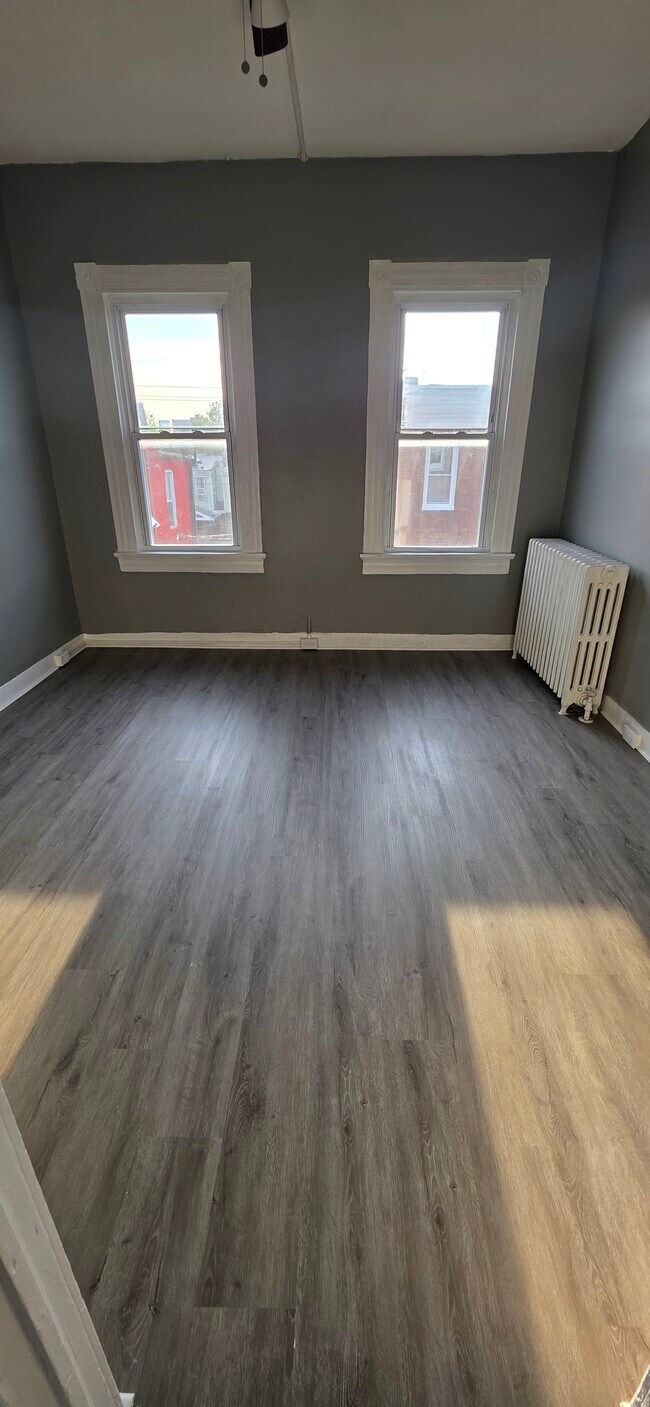 Building Photo - 501 N Streeper St