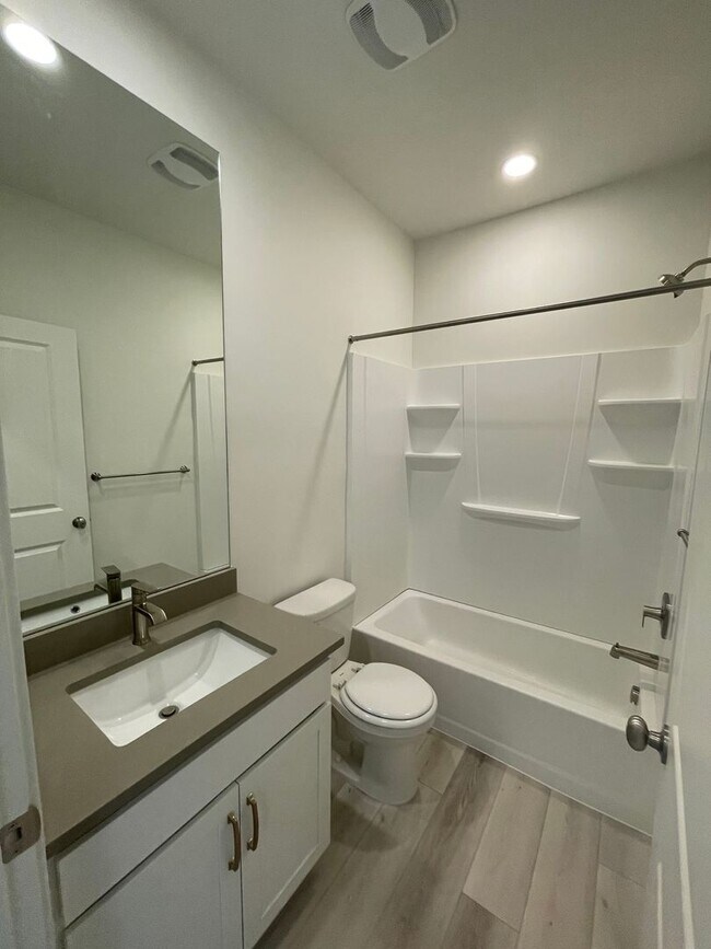Building Photo - 597 Nichole Ln