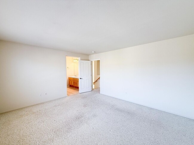 Building Photo - Spacious Milpitas 3 Bedroom 2 Bath Home