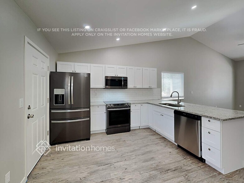 Building Photo - 4813 Neon Way