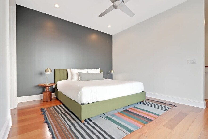 Building Photo - 822 Perdido St