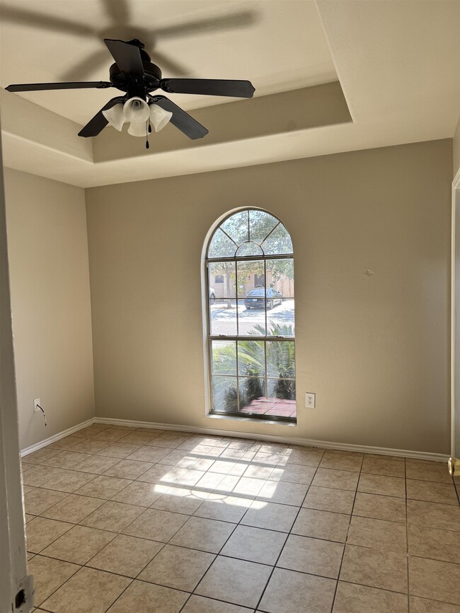 Building Photo - 2615 Bandera Dr
