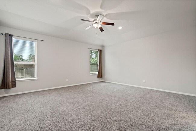 Building Photo - 14108 N Crater Lake Trail