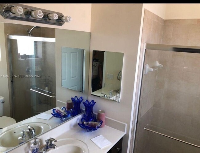 Building Photo - 3203 SE 6th St