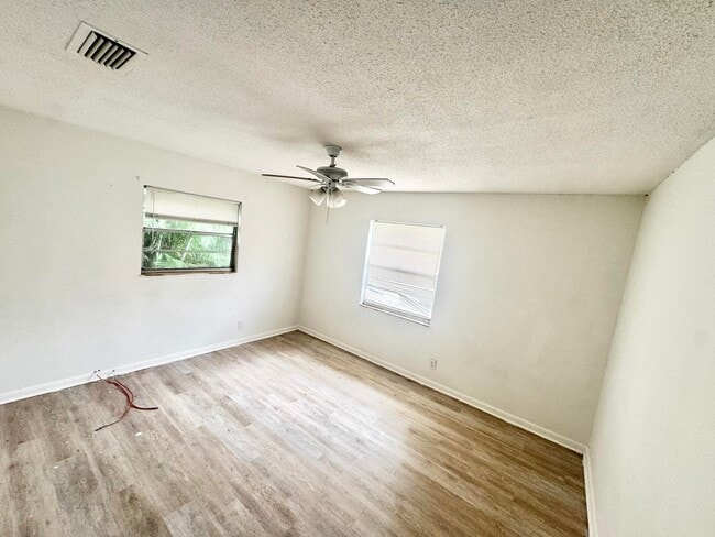 Building Photo - 2993 SE Camino Ave