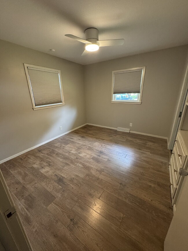 Building Photo - 840 N Waddington Ave