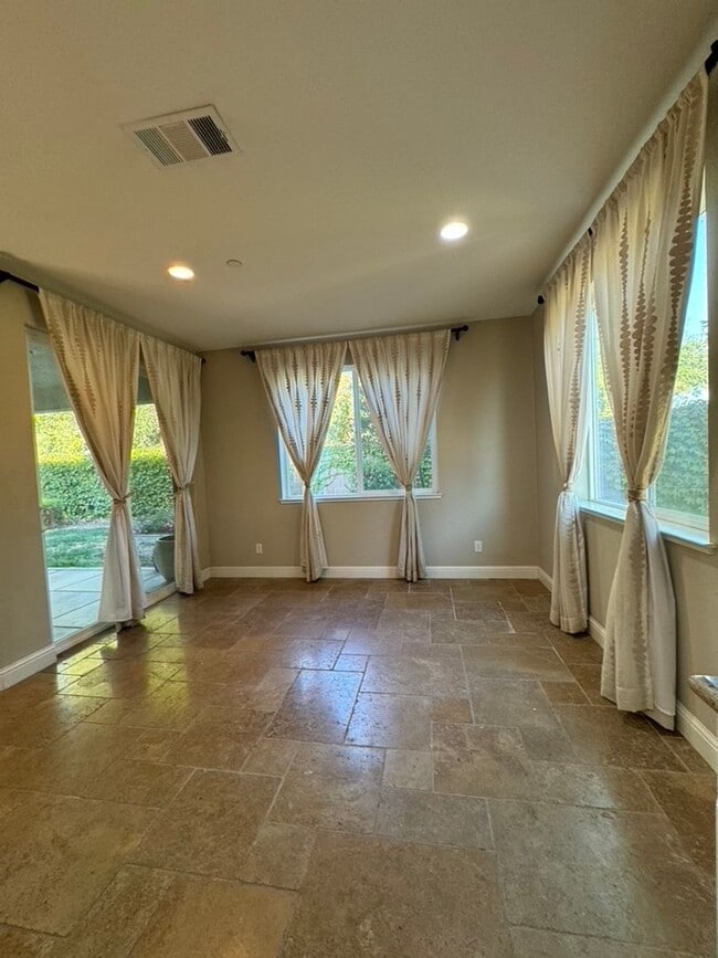 Building Photo - 7200 Cordially Way