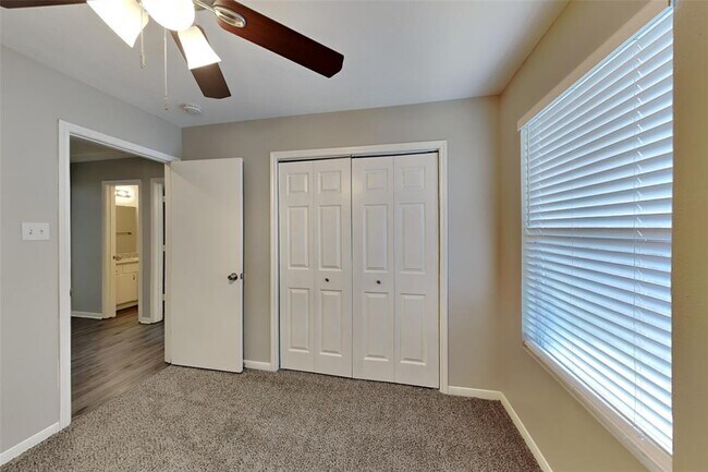 Building Photo - 5546 Calm Ct