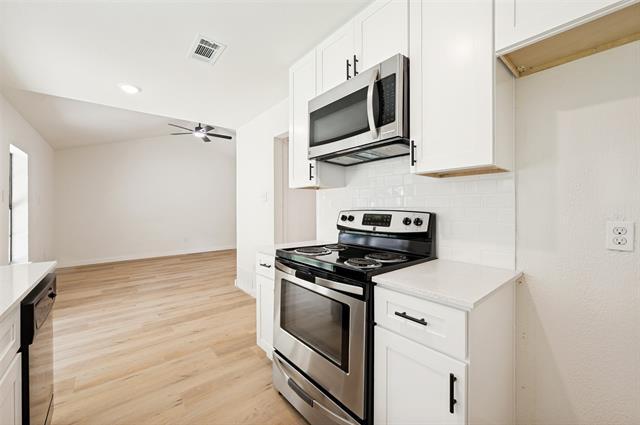 Building Photo - 2014 Laurel Oaks Dr