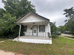 Building Photo - $850 - 2 bedroom/ 1 bathroom - Single Fami...