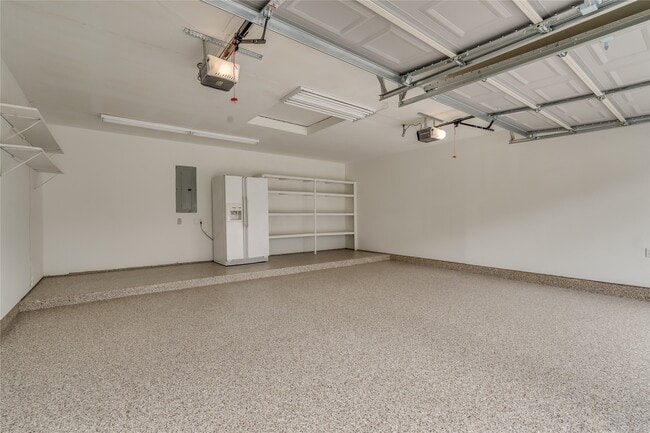 Building Photo - 2460 Pebblebrook Cir