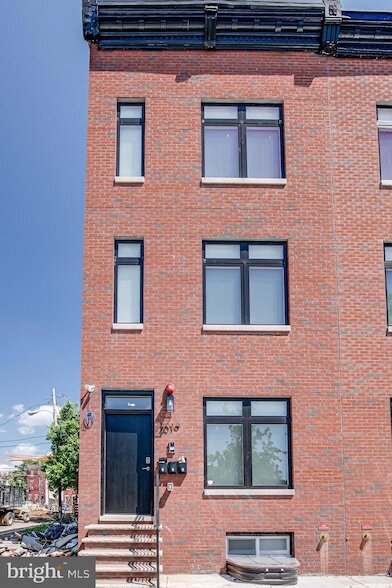 Building Photo - 2017 N College Ave