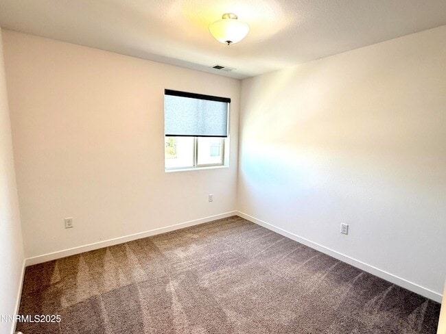 Building Photo - 556 Vaquero Ct