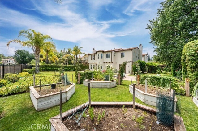 Building Photo - 24711 Tiburon St