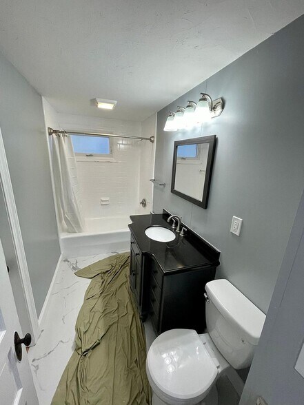 Building Photo - 47 Freeland St