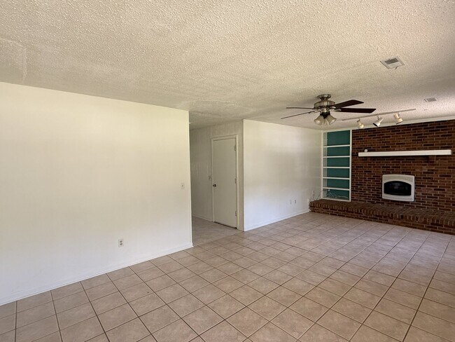 Building Photo - 118 Dexter Cir