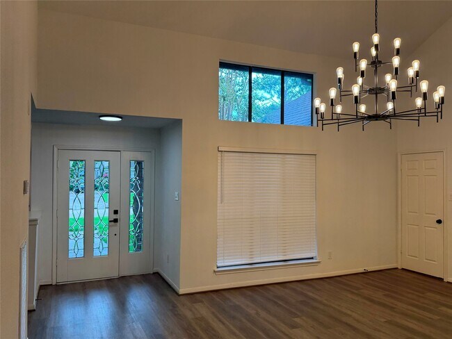 Building Photo - 2644 Hadley Cir