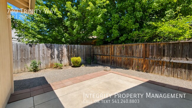 Building Photo - 730 Trinity Way