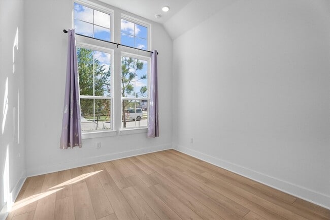 Building Photo - 5030 Vly Wind Ct