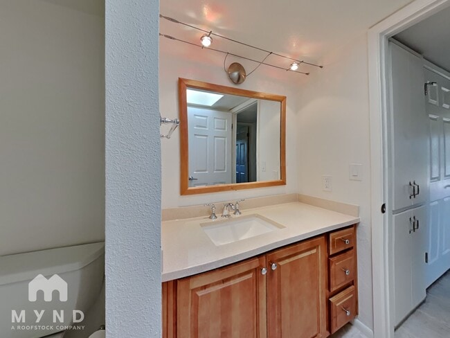 Building Photo - 8176 E Del Cuarzo Dr