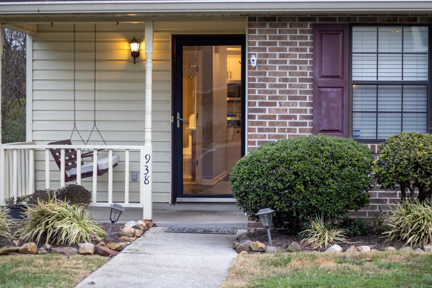 Building Photo - 938 Bradley Bell Dr