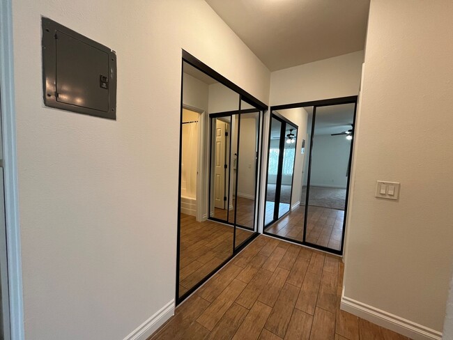 Building Photo - Citrus Cove Apartments 1 br