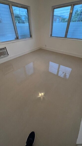 Building Photo - 7821 Byron Ave