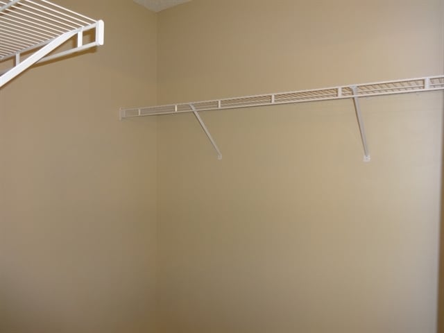 Building Photo - 6685 Southern Oaks Dr