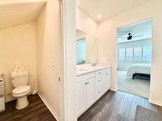 Building Photo - Spacious Heritage Lake Home with Solar & Main-Level Primary Suite