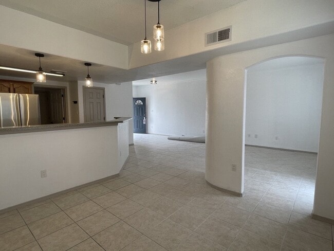 Building Photo - 12325 Tierra Arena Dr