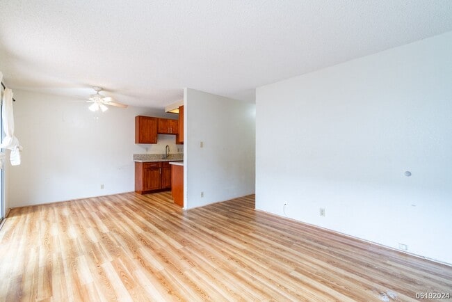 Building Photo - Desirable 2BR/1BA/1PKG in Waipio!! 94-1041...