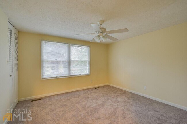 Building Photo - 2907 Oxford Way NW