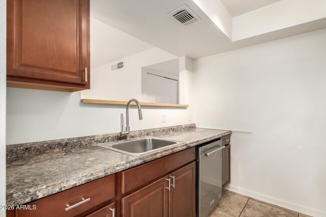 Building Photo - 616 S Hardy Dr
