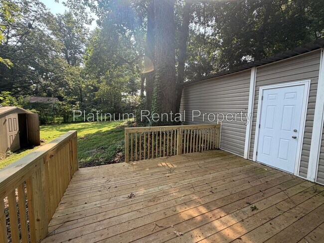 Building Photo - 3224 Forrest Hills Dr SW