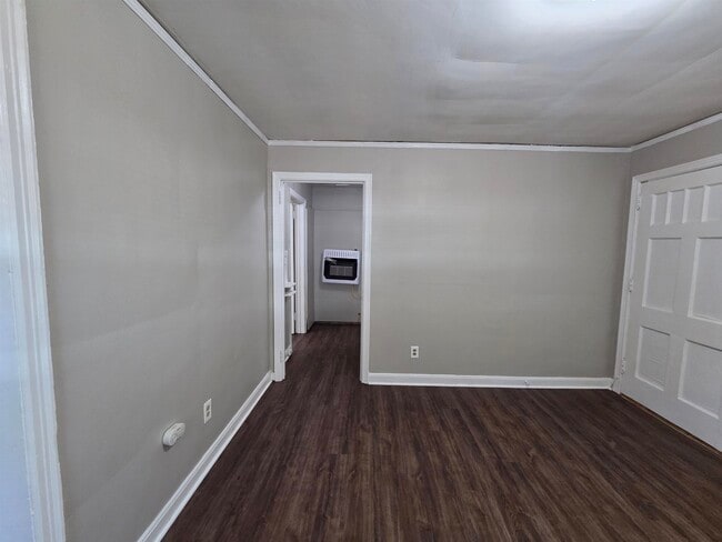 Building Photo - 802 N Dunlap St