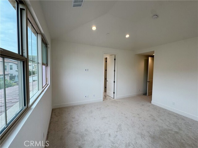 Building Photo - 173 Somera