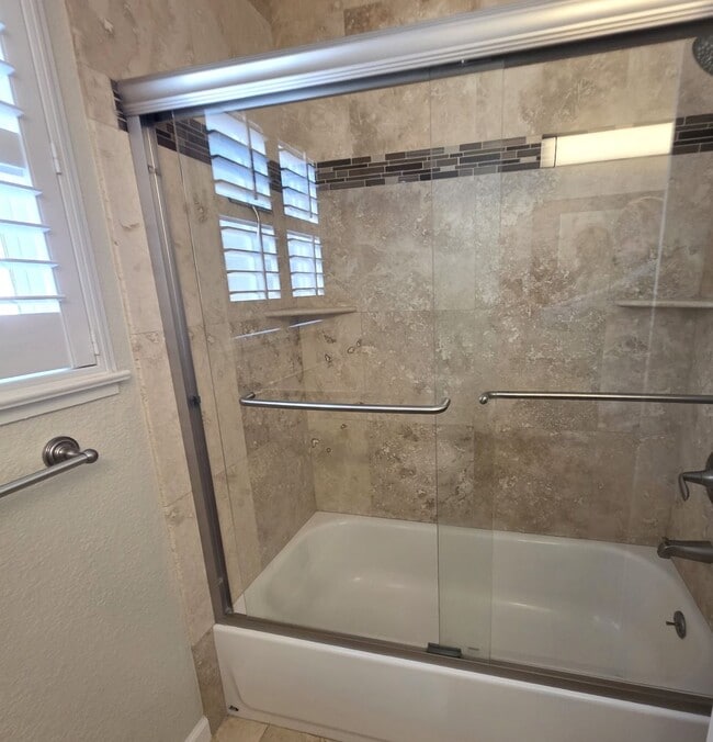 Building Photo - 4BD/2.5BA Single Story, Court Location on Walnut Creek Border