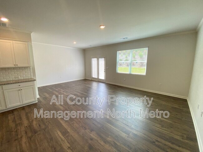 Building Photo - 2715 Poppy Ct