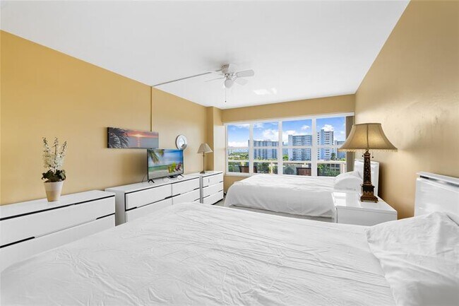 Building Photo - 3700 Galt Ocean Dr